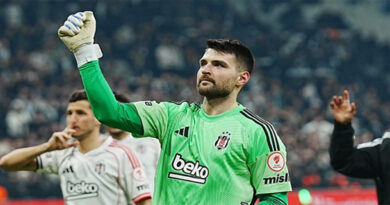 Beşiktaş’ta Ersin Destanoğlu Gelişmesi! Masada Yeni Sözleşme Var Beşiktaş’ta Ersin Destanoğlu Gelişmesi! Masada Yeni Sözleşme Var