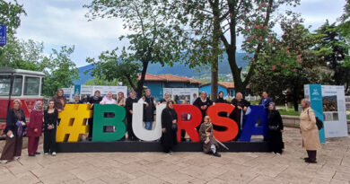 MASTÖB ve MAKON Kadın Kolları’ndan Bursa Çıkarması MASTÖB ve MAKON Kadın Kolları’ndan Bursa Çıkarması