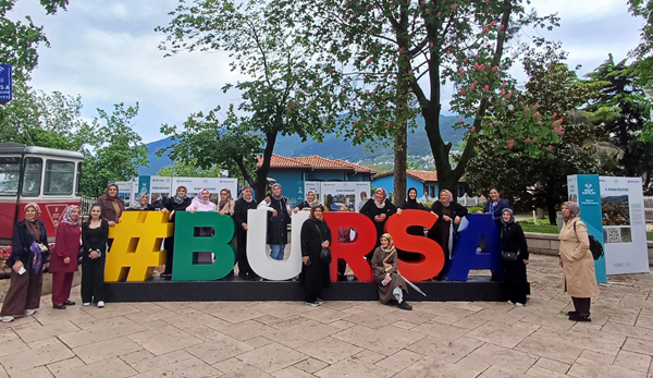 MASTÖB ve MAKON Kadın Kolları’ndan Bursa Çıkarması MASTÖB ve MAKON Kadın Kolları’ndan Bursa Çıkarması