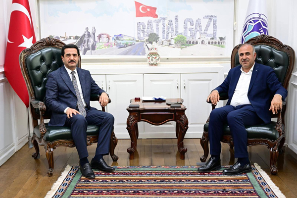 OSMAN DURSUN’DAN BATTALGAZİ BELEDİYESİ’NE ZİYARET OSMAN DURSUN’DAN BATTALGAZİ BELEDİYESİ’NE ZİYARET